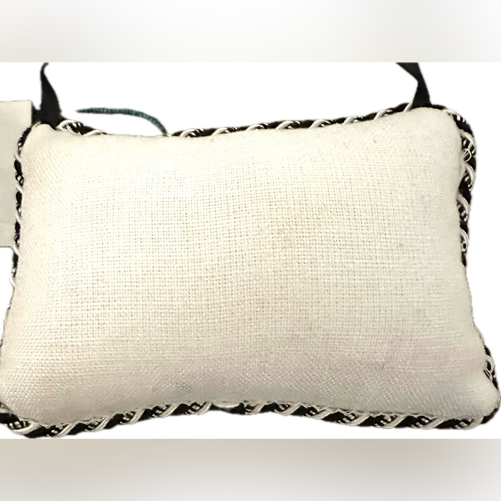 NEW Handmade Charming Cute Guest Room Accent Mini Pillow Door Hanger 4" x 6" HTF - Picture 4 of 4